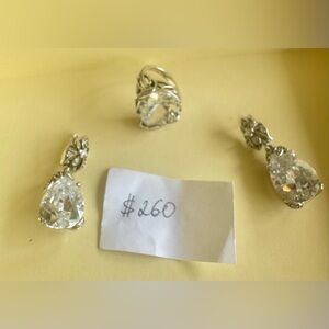 Elegant Silver Jewelry Set with Crystal Accents